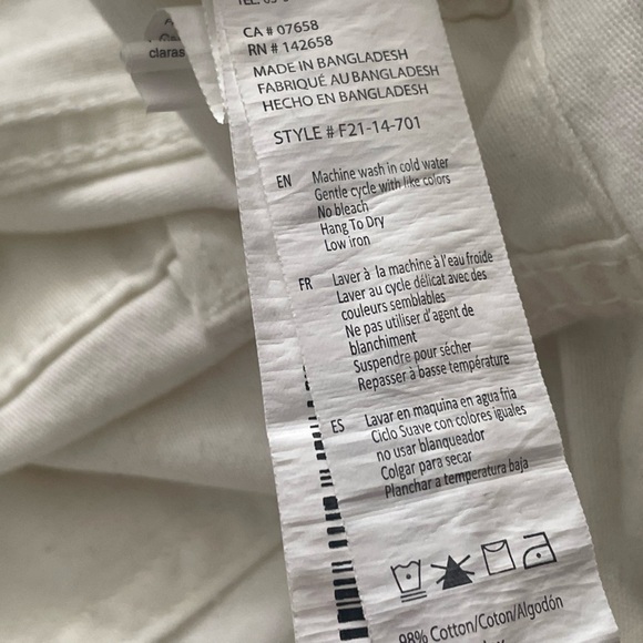 NWT Forever 21 White High Rise Jeans
Size medium - Picture 9 of 9